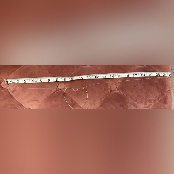 Stella & Dot Gold Heart hammered Necklace EUC - Picture 5 of 6